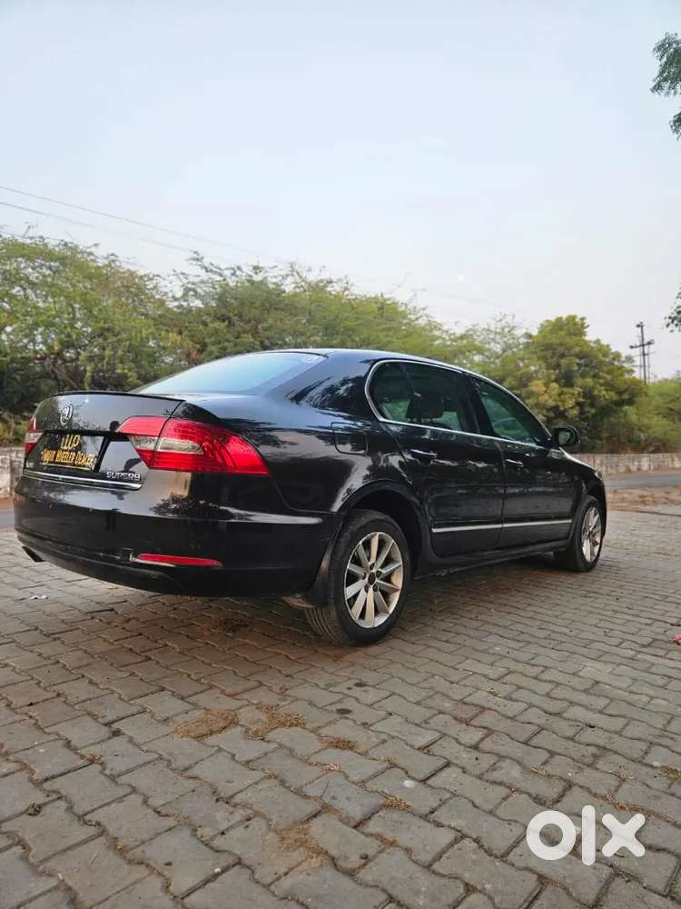 Skoda Superb 2014 Petrol Well Maintained Mh No