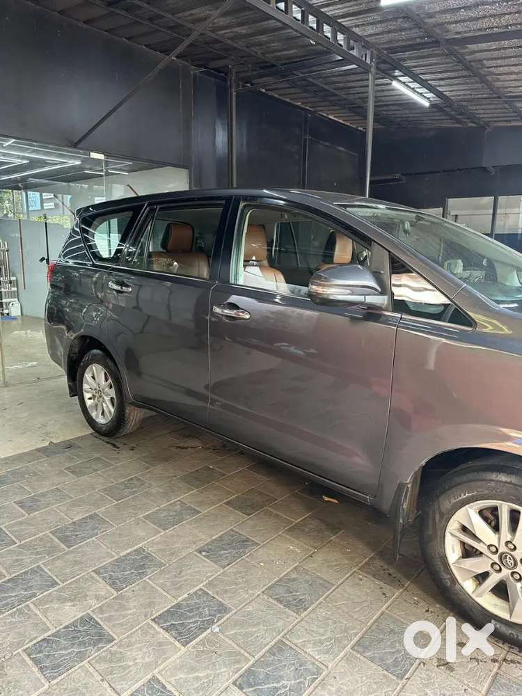 2017/ 2018 Registartion Innova Crysta Showroom History Available