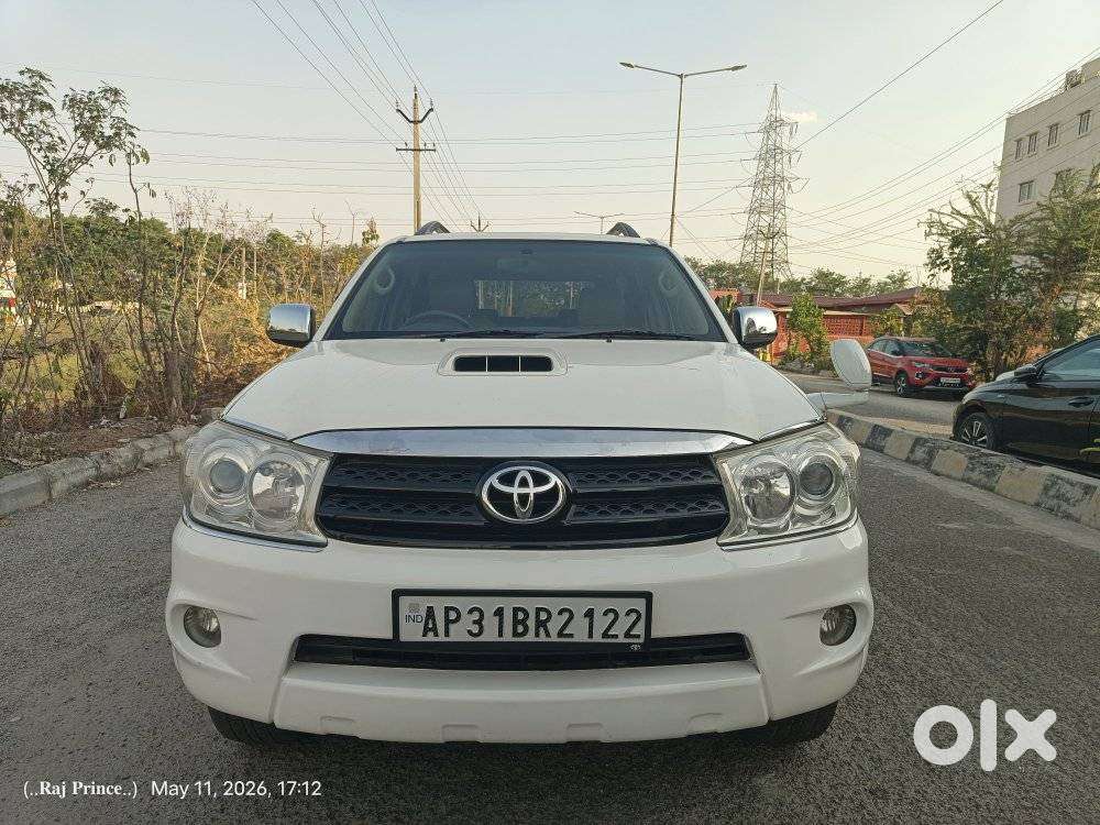 Toyota Fortuner 3.0 4x4 Manual, 2011, Diesel