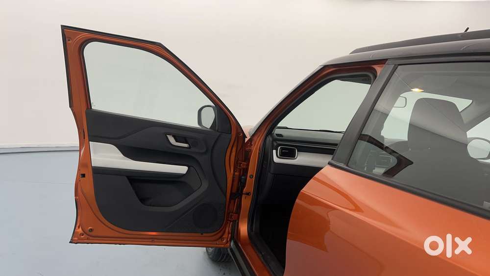 Tata Punch 1.2 Revotron Creative Dual Tone, 2023, Petrol