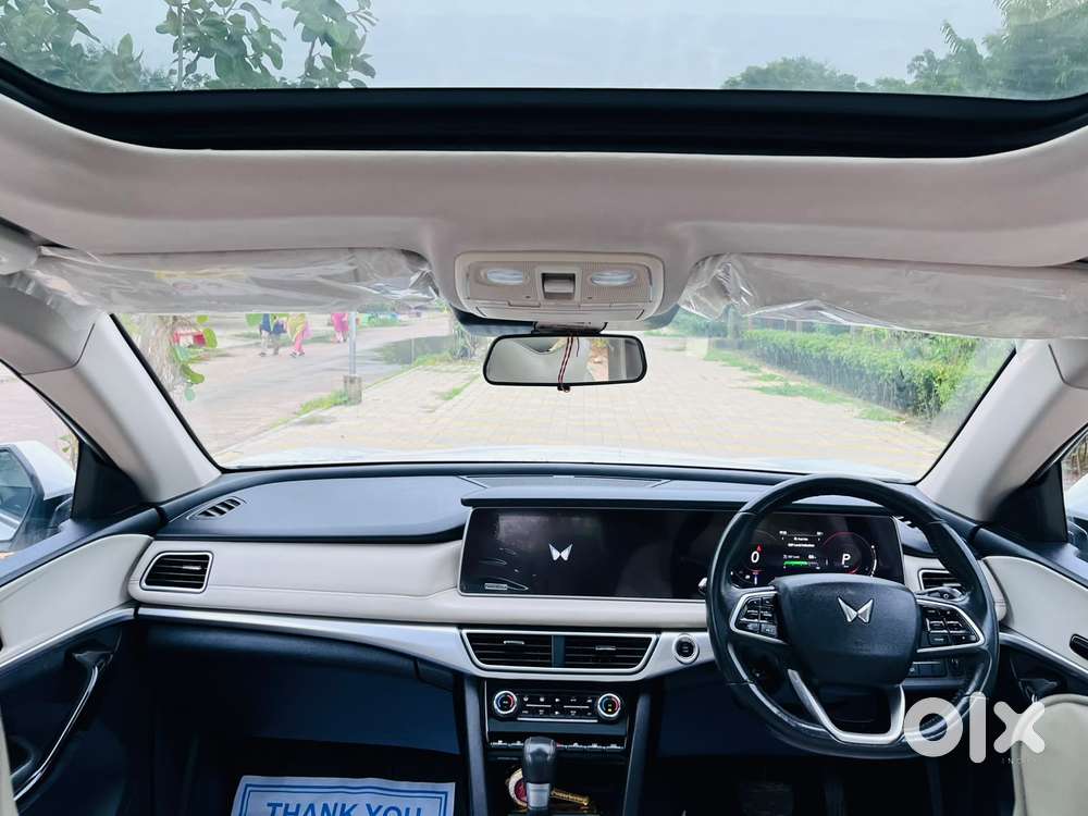 Mahindra Xuv700 2.2 Ax 7 Diesel At Str, 2023, Diesel