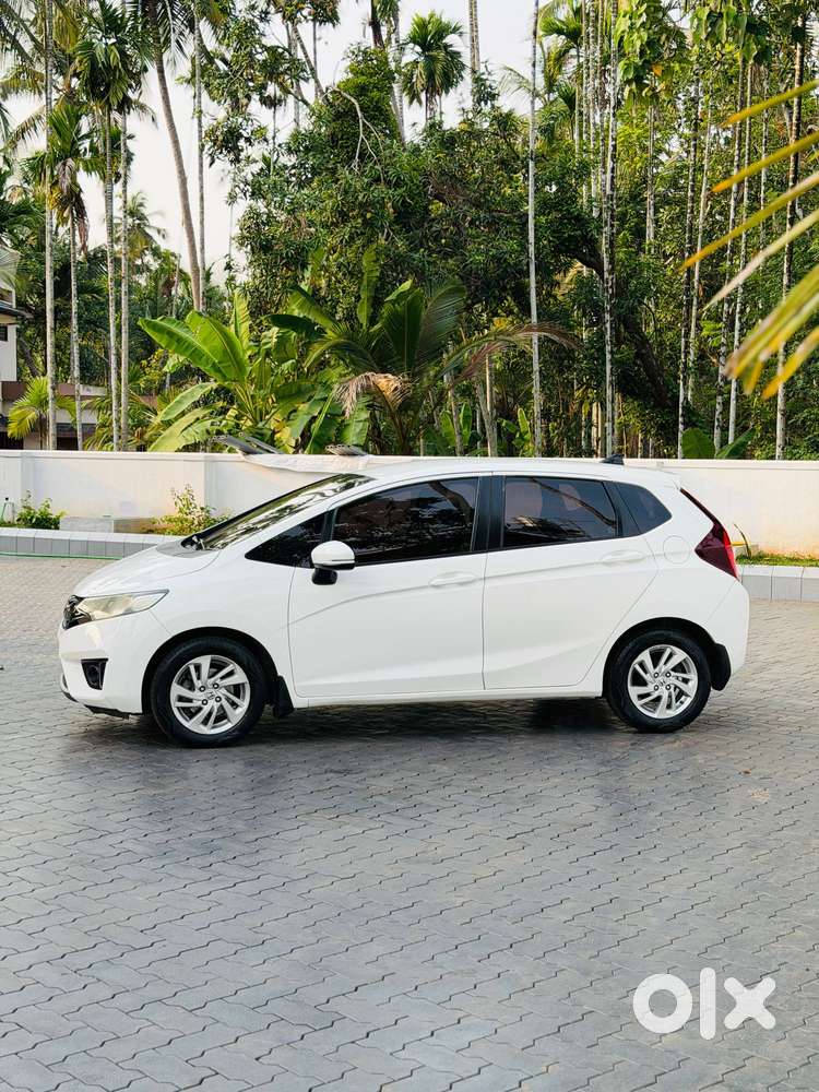 Honda Jazz V Mt Privilege, 2015, Petrol
