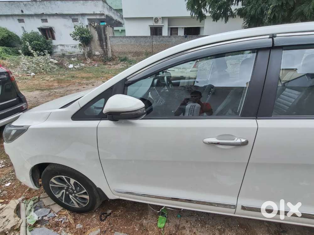 Toyota Innova Crysta 2.4 G Plus 2025