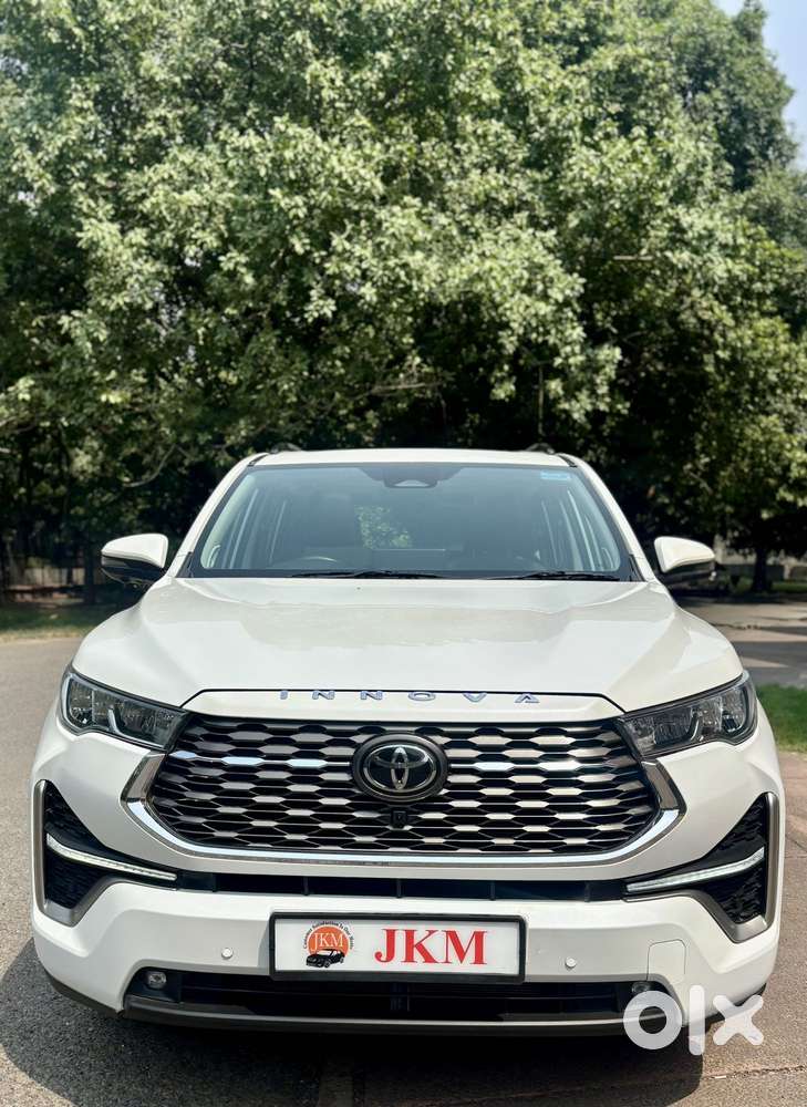 Toyota Innova Hycross 2.0 Zx (o) Hybrid 7 Str, 2023, Petrol