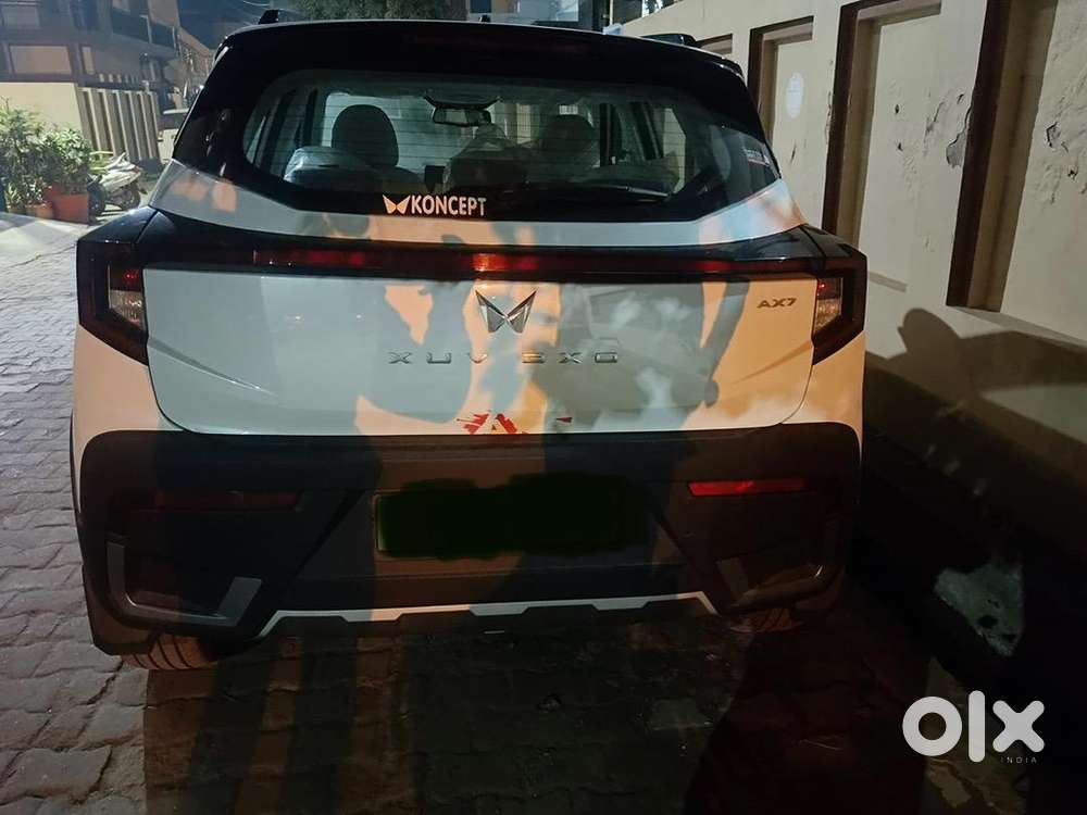 Mahindra Xuv 3xo 2025 Petrol 2300 Km Driven