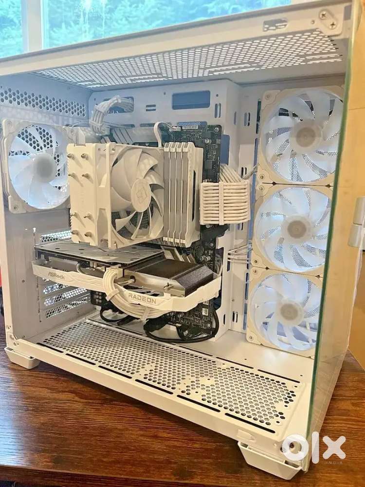 REE SHIPPING* Custom Gaming PC White - Ryzen 5, RX6600, 32GB Ram, RGB