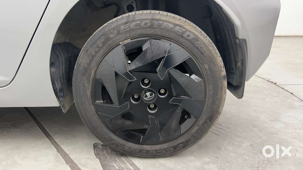 Tata Altroz Xm Plus Petrol, 2025, Petrol