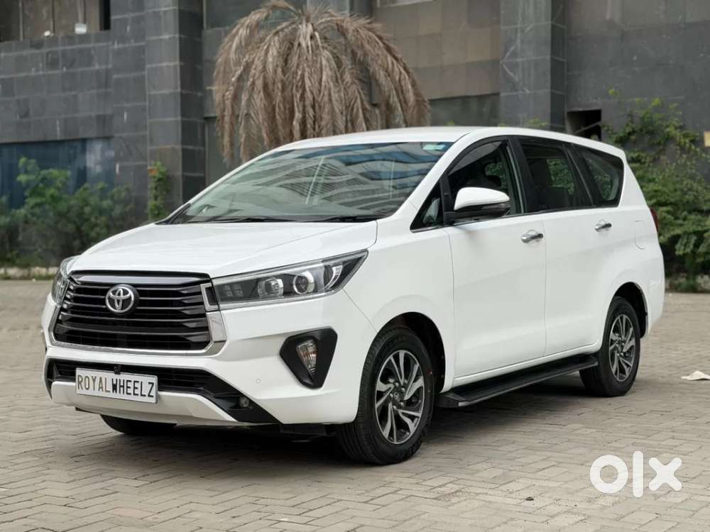 Toyota Innova Crysta [2020-ongoing] 2.4 Vx 8 Str, 2022, Diesel
