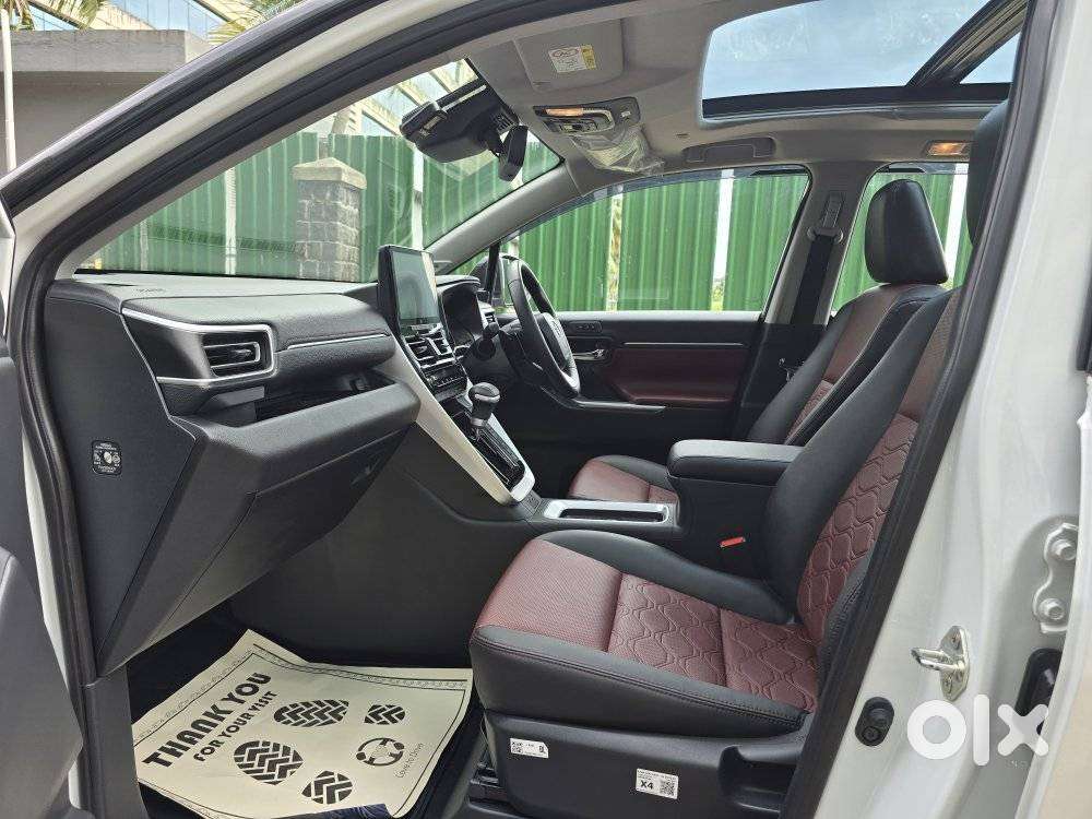 Toyota Innova Hycross 2.0 Zx (o) Hybrid 7 Str, 2025, Petrol