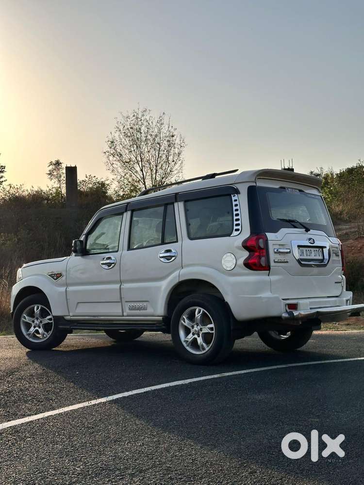 Mahindra Scorpio S6 Plus, 2017, Diesel