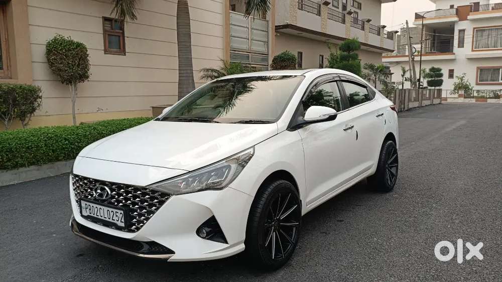 Showroom Condition Diesel Verna 2020 Top Model 85000 Km Driven