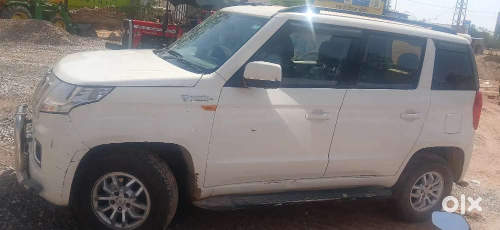 Mahindra Tuv 300 2017 Diesel 90300 Km Driven