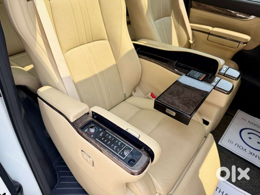 Toyota Vellfire Vip – Executive Lounge, 2022, Petrol