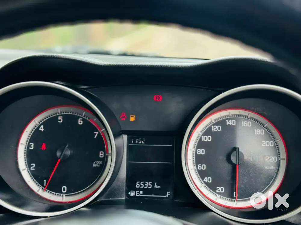 Maruti Suzuki Swift Vxi Petrol 2024