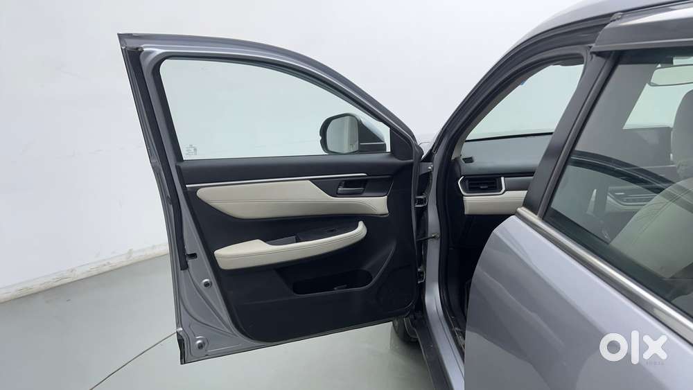 Honda Elevate V Mt, 2025, Petrol