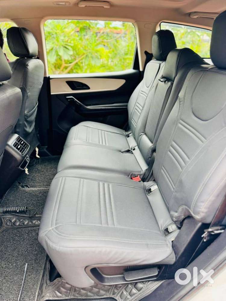 Mahindra Xuv700 2.2 Ax 5 Diesel At 7 Str, 2023, Diesel