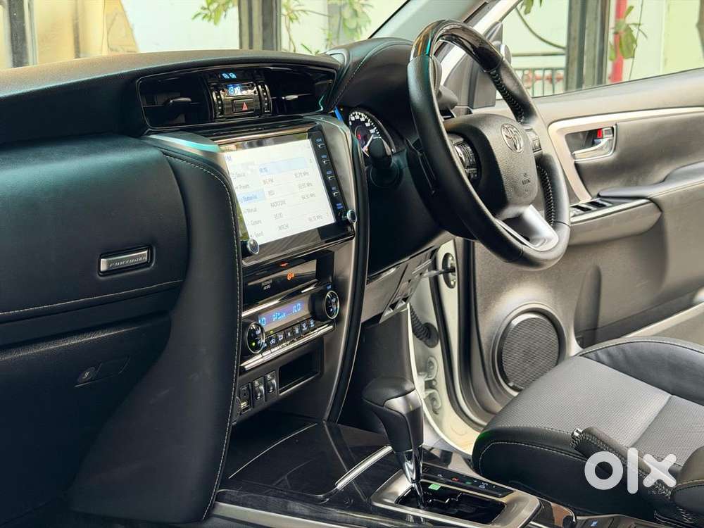 Toyota Fortuner 4x2 At 2.7 Petrol, 2022, Petrol