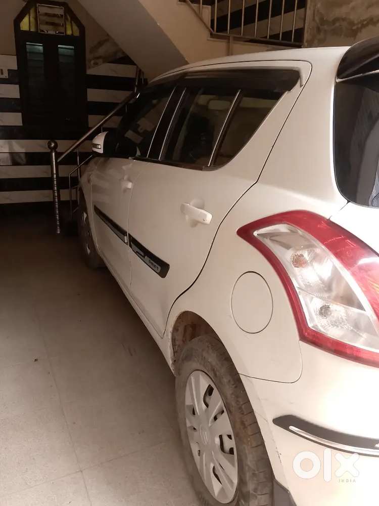 Maruti Suzuki Swift Lxi 2017