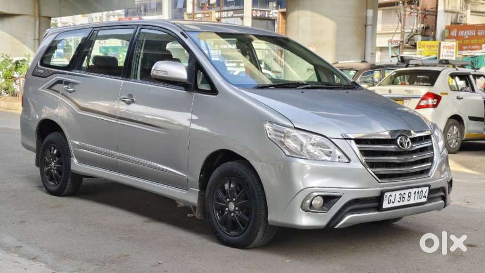 Toyota Innova 2.5 Vx 8 Str Bs-iii, 2015, Diesel