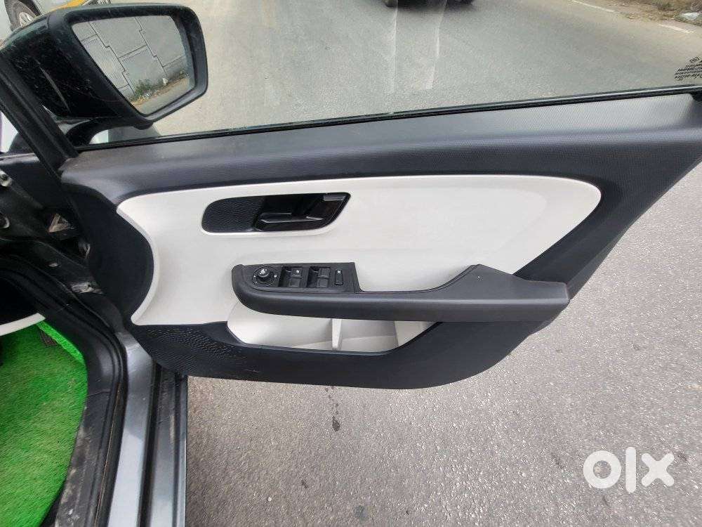 Tata Altroz 1.2 Xt, 2022, Petrol