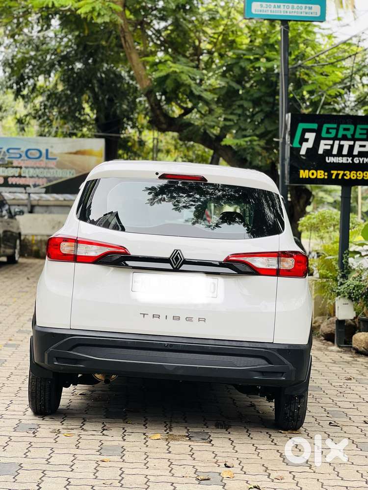 Renault Triber Authentic-petrol-manual, 2026