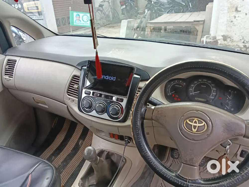 Toyota Innova Diesel 7 Str 2012