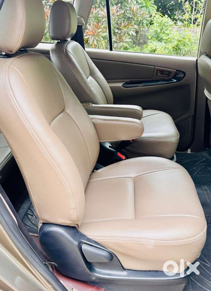 Toyota Innova 2.5 G (diesel) 7 Seater Bs Iv, 2015, Diesel