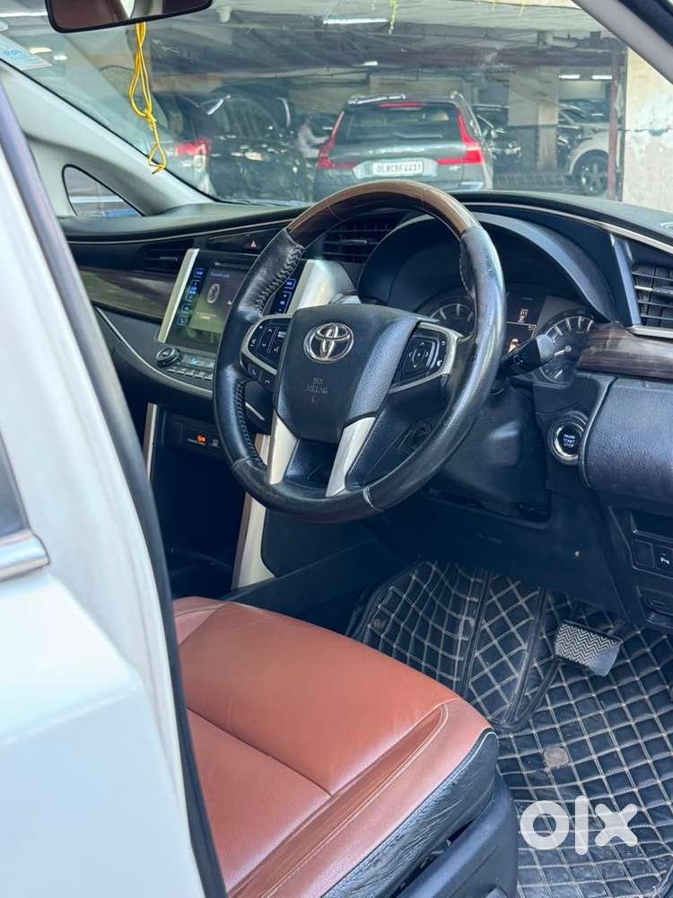 Toyota Innova Crysta 2.8z Automatic, 2016, Diesel