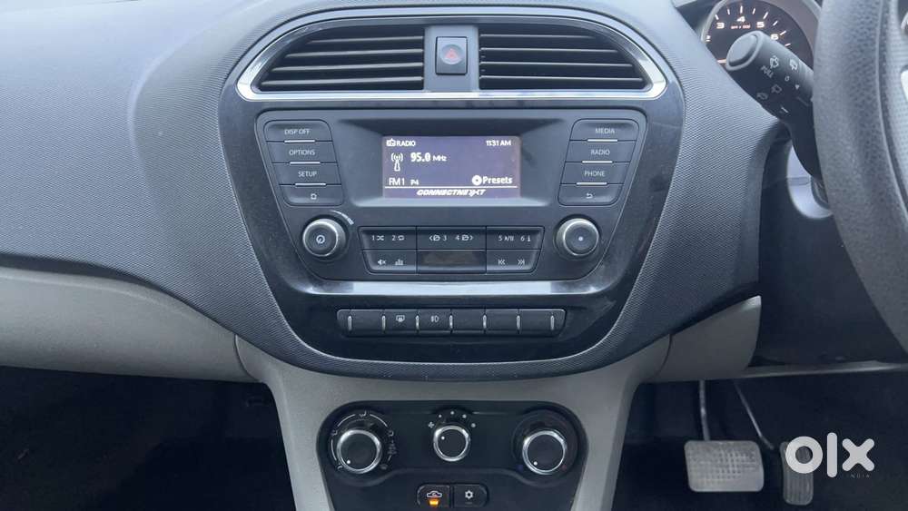 Tata Tiago Xza, 2017, Petrol