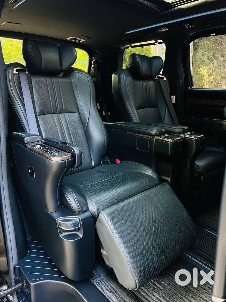 Toyota Vellfire Vip – Executive Lounge, 2021, Petrol