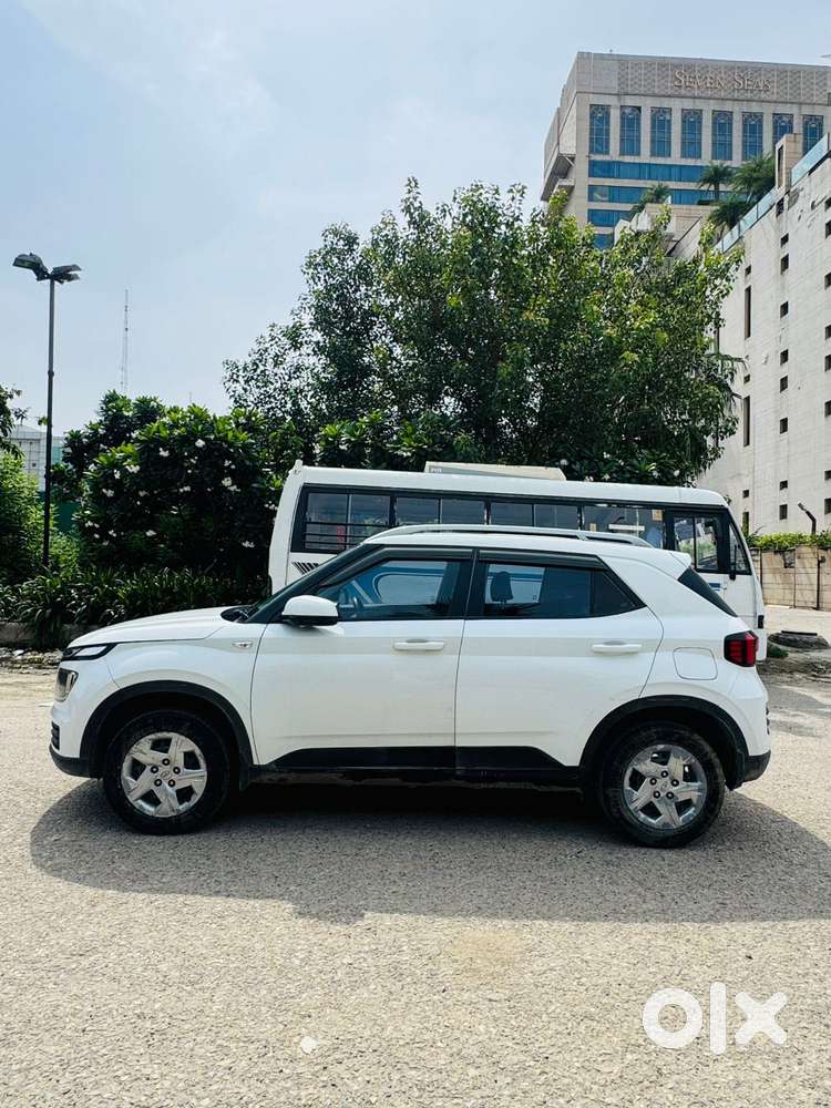 Hyundai Venue S 1.2 Petrol, 2022, Petrol