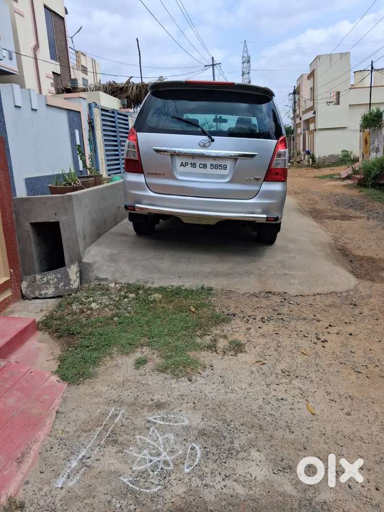 Toyota Innova 2012 Diesel Well Maintained