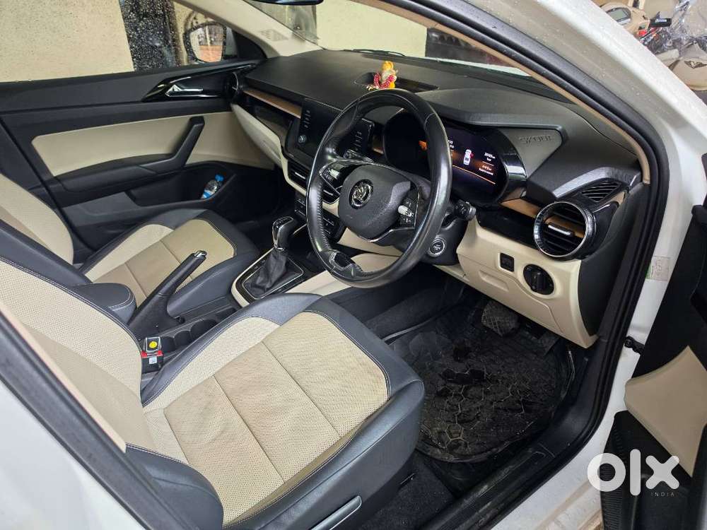Skoda Slavia Petrol 2023