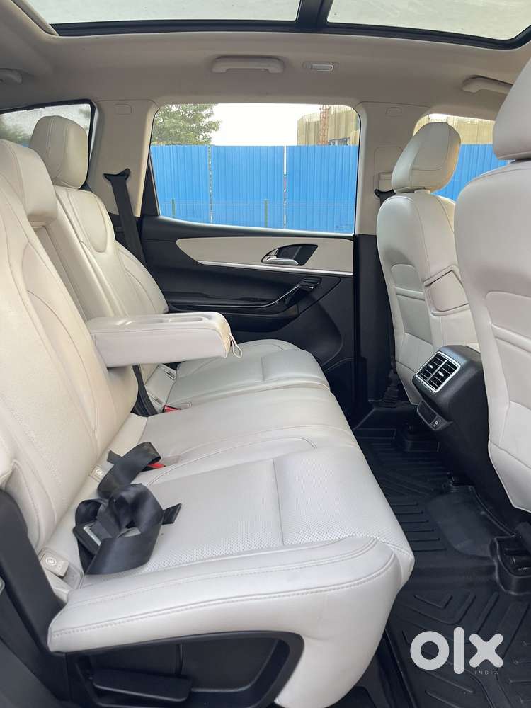 Mahindra Xuv700 2.2 Ax 7 Diesel At Str, 2024, Diesel