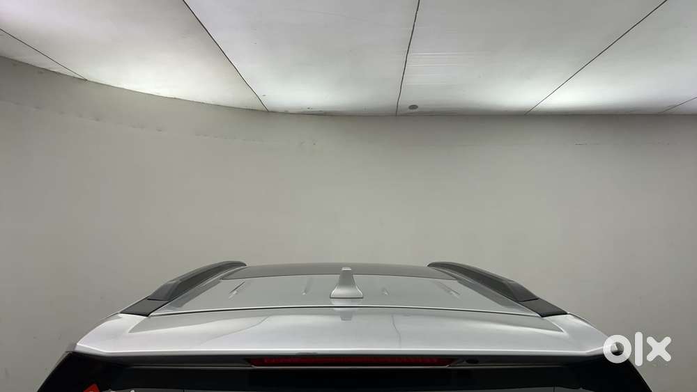 Mahindra Xuv700 2.2 Ax 5 Diesel At Str, 2022, Diesel