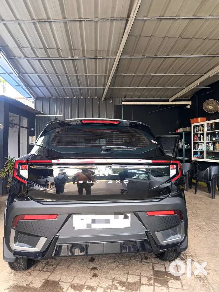 Mahindra Xuv3x0 Ax5 Mt Petrol