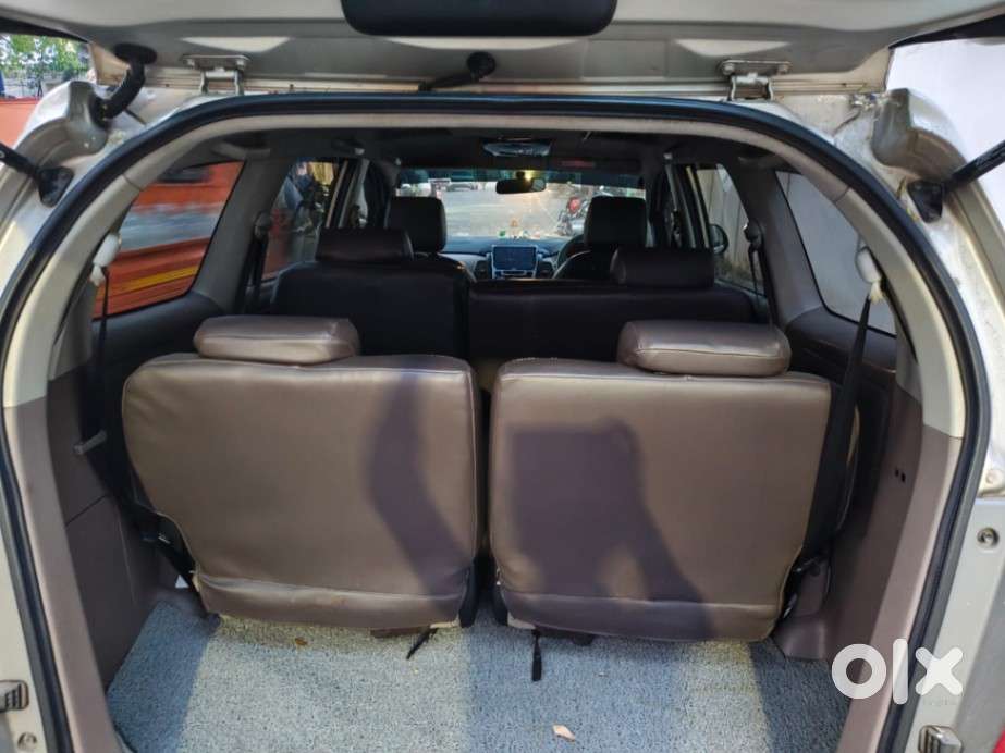 Toyota Innova 2.5 G (diesel) 8 Seater, 2015, Diesel