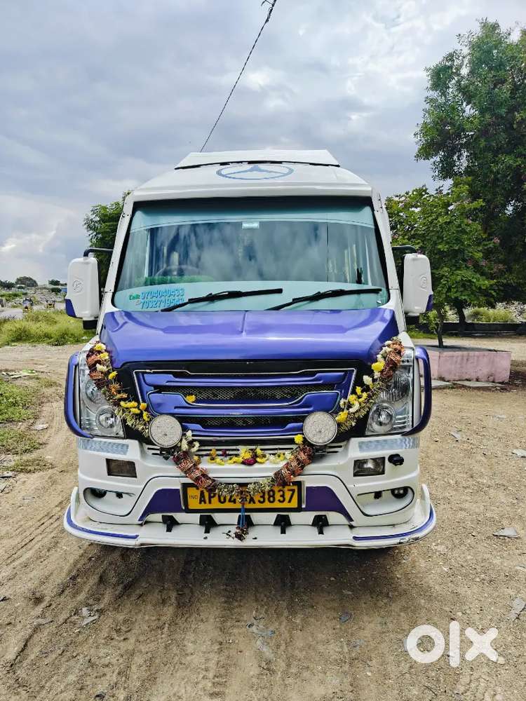 Tempo Traveler 13+1
