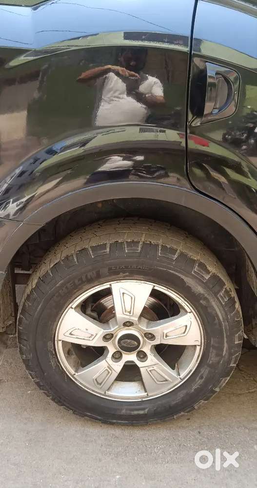 Mahindra Xuv500 W6 2014 Diesel  1.59l Km  3rd Owner