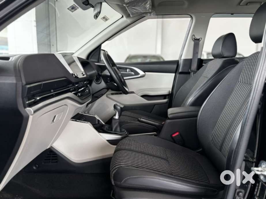 Kia Carens 1.5 Prestige Plus 7 Str Imt, 2023, Petrol