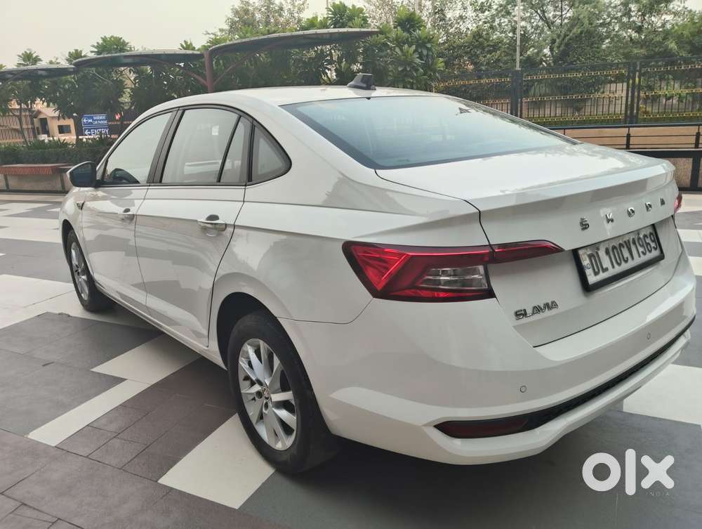 Skoda Slavia 1.0 Ambition Tsi At, 2023, Petrol