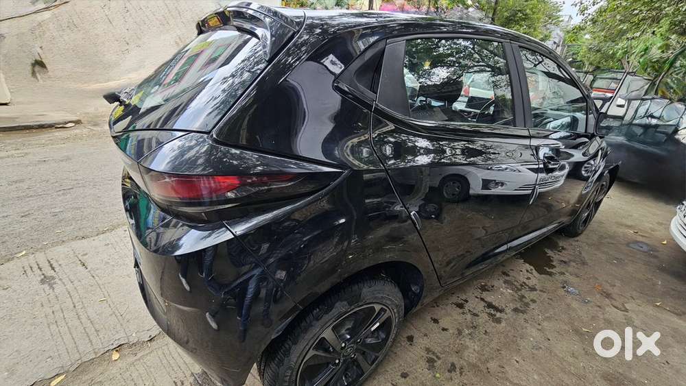 Tata Altroz, Black (dark Edition), Top Model - Push Button Start
