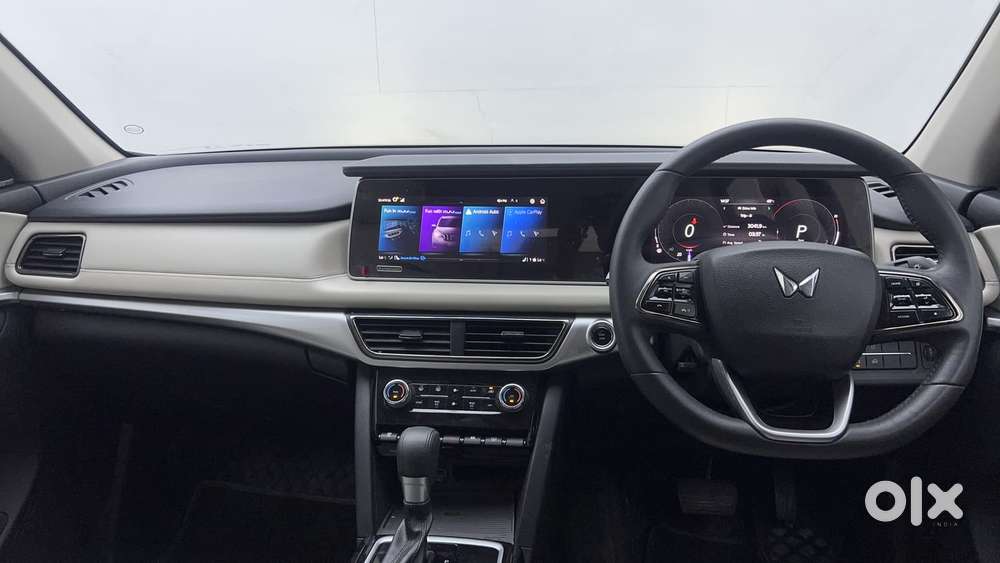 Mahindra Xuv700 2.0 Ax 7 Petrol At Luxury Pack Str, 2024, Petrol