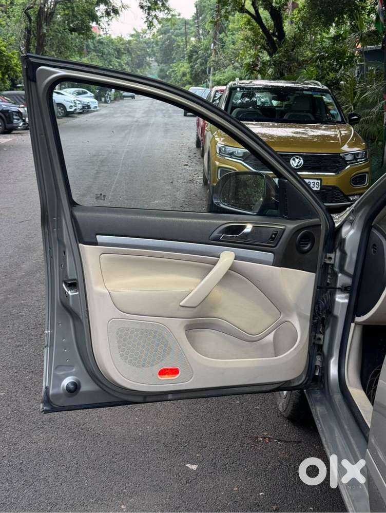 Skoda Laura 2011 Petrol Well Maintained
