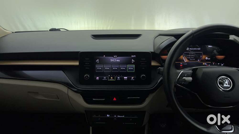 Skoda Slavia Style 1.0l Tsi Mt, 2023, Petrol