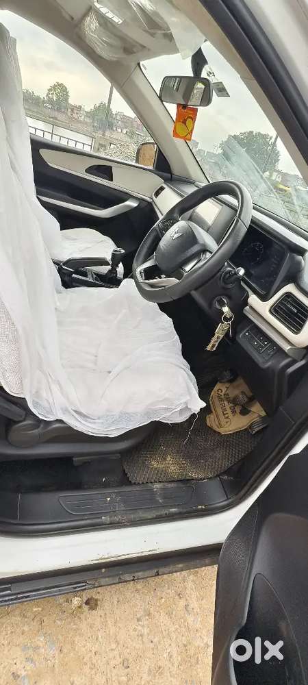 Mahindra Xuv700 Petrol 2024