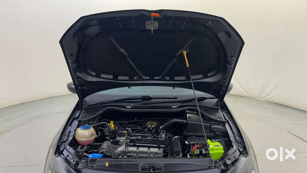 Volkswagen Polo Petrol Highline 1.2l, 2016, Petrol
