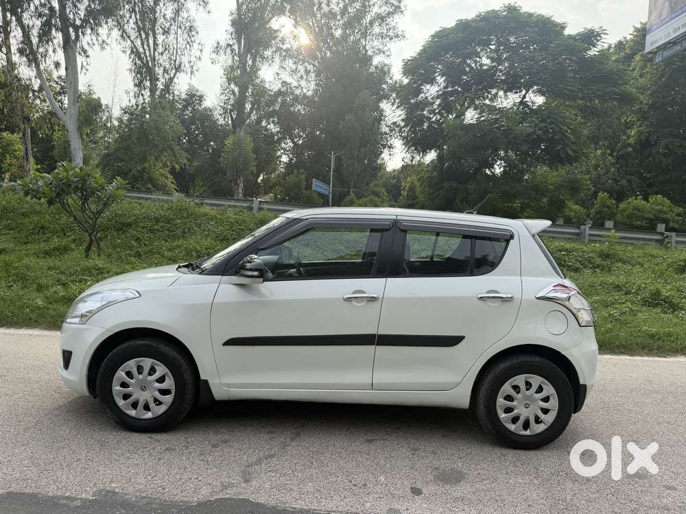 Maruti Suzuki Swift Vxi Optional, 2014, Petrol