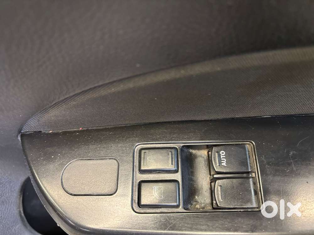 Maruti Suzuki Swift Lxi Option, 2017, Petrol
