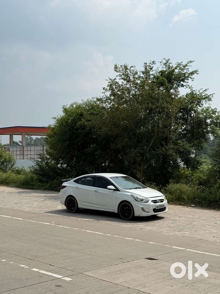 Hyundai Fluidic Verna 2012